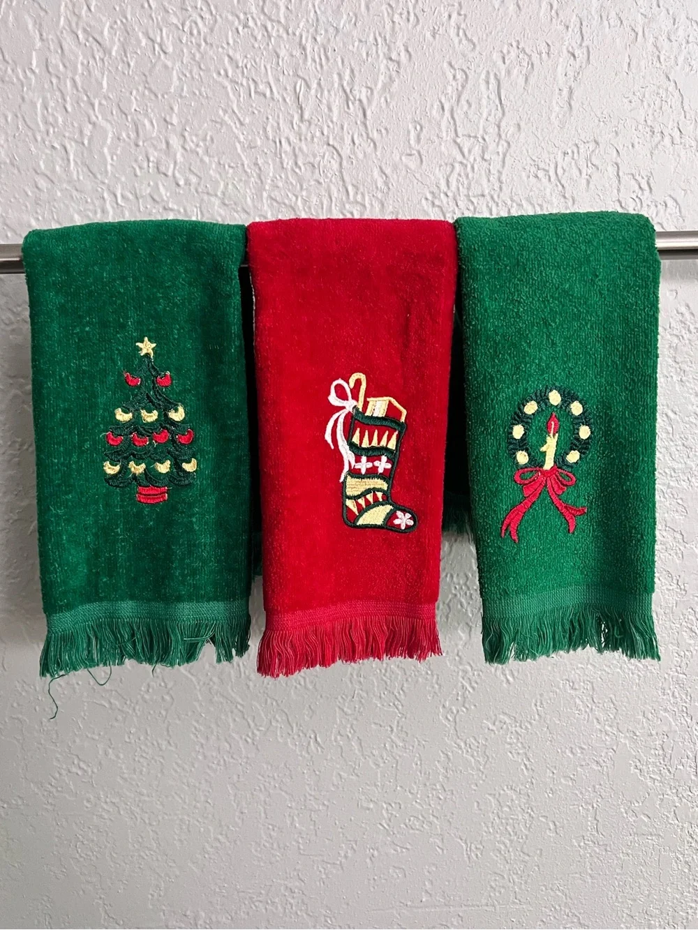 Vintage Cannon Christmas Hand Towels Set of 3 Embroidered USA Retro